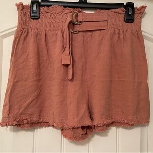 Umgee + Linen women’s Blend Pull On Shorts Size M‎ Elastic Waist , Frayed hem.